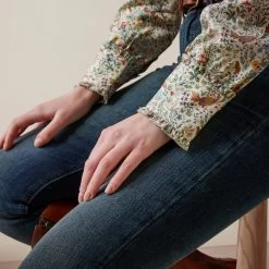 Ariat Womens Clarion Blouse -Western Fashion-Ariat F23 WMS ENGL 10046027 detail02 warm